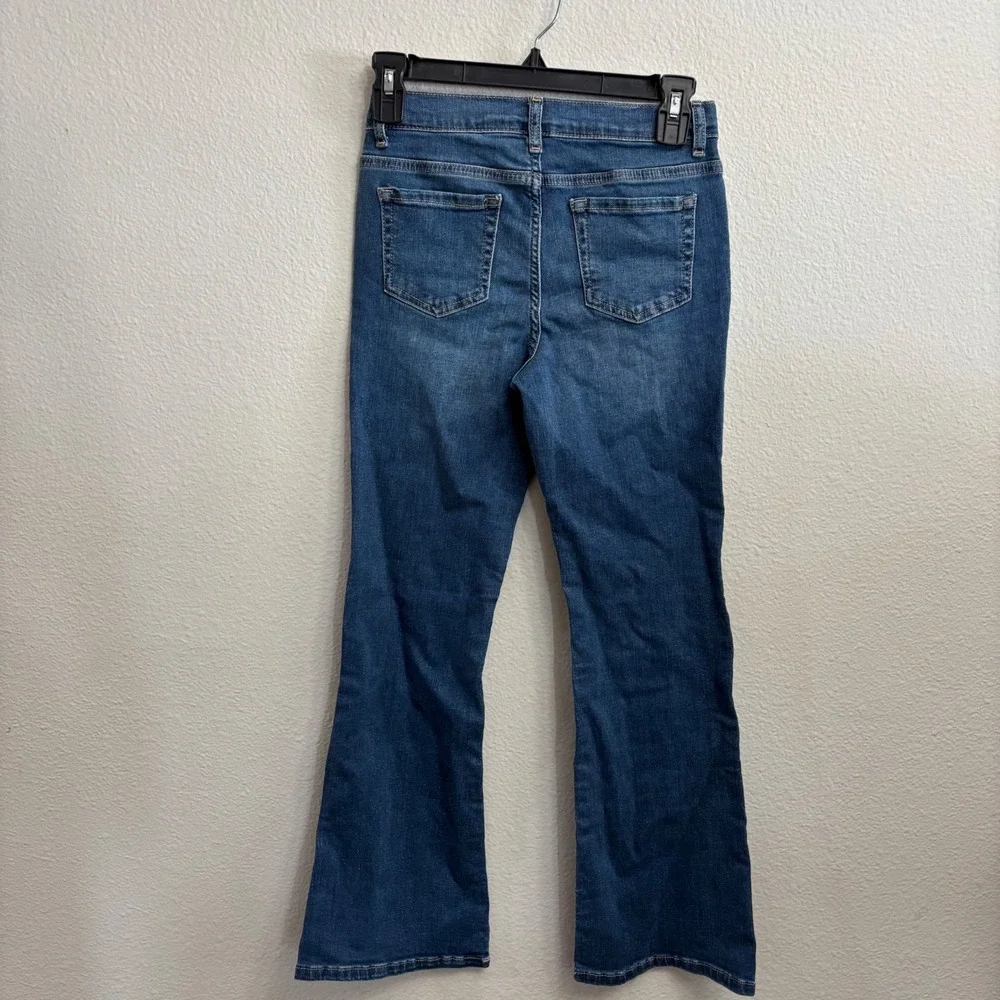 The Childrens Place Girls 12 Austin Wash Flare Jeans NEW Stretch Cotton Denim